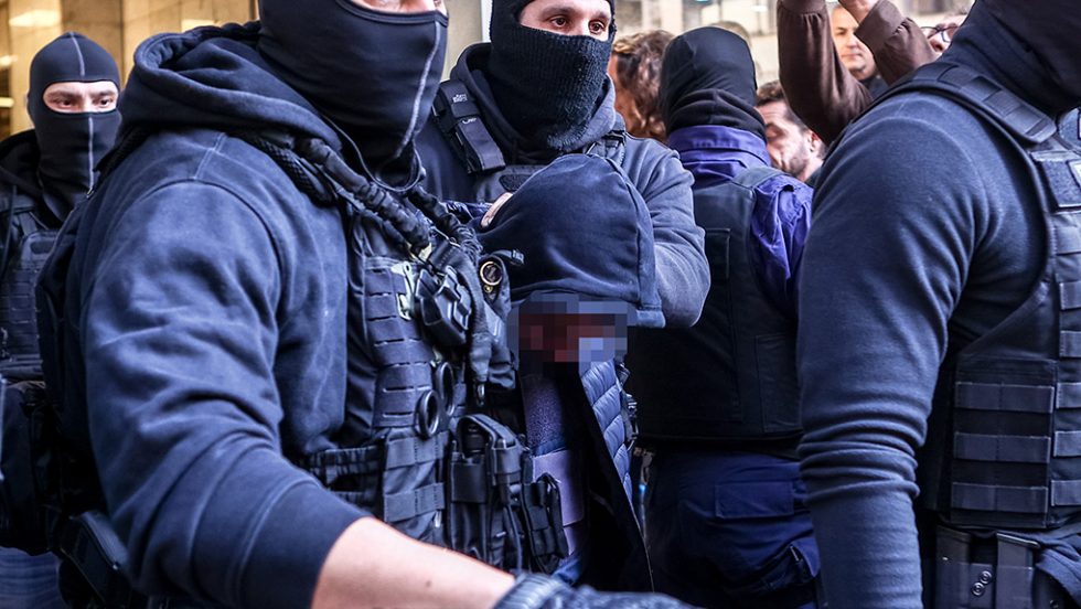 18xronos fotovolida
